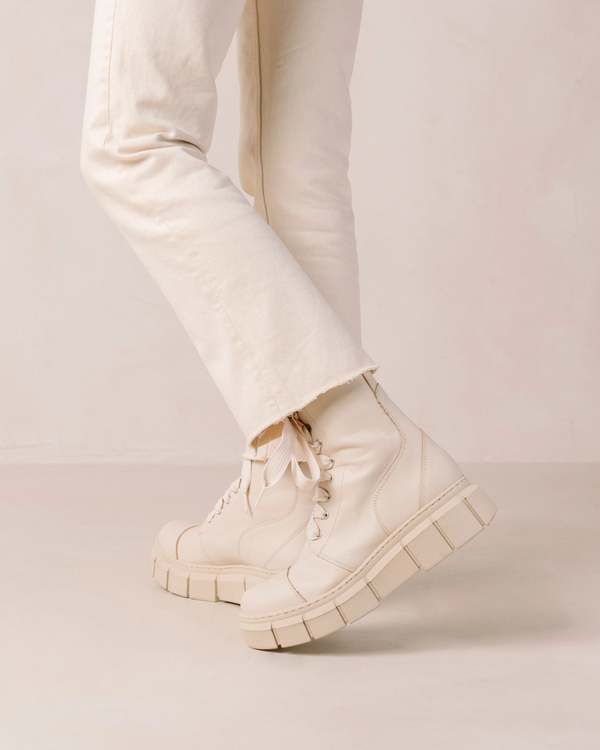 Can Can - Beige Leather Combat Boots