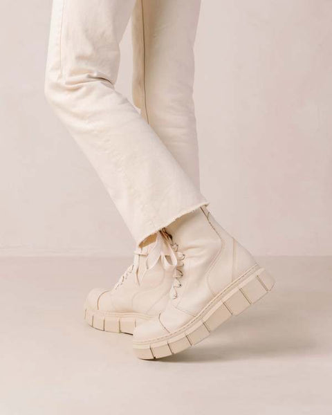 Can Can - Beige Leather Combat Boots